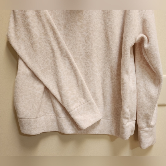 Old Navy Active Leopard Print Plush Fleece Pullover Cowl Neck Sweatshirt Size L - Picture 5 of 7